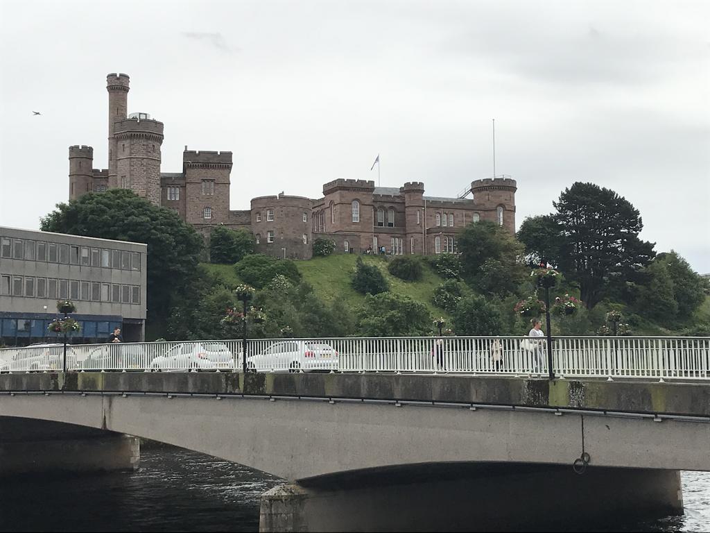 Apartment 306 By The Bridge インヴァネス エクステリア 写真